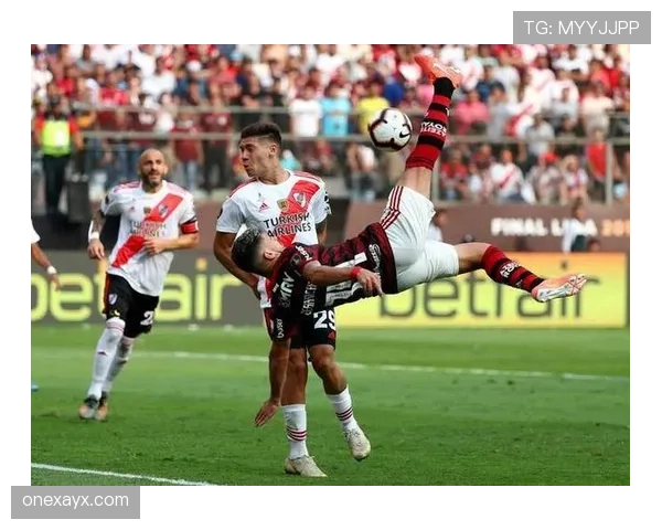 弗拉门戈强势晋级解放者杯四强,球迷欢呼声震天动地 弗拉门戈强势晋级解放者杯四强,球迷欢呼声震天动地