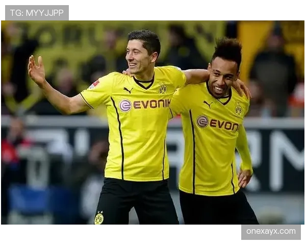 本泽马 vs 莱万:荣誉与关键战表现差距在哪 本泽马 vs 莱万:荣誉与关键战表现差距在哪